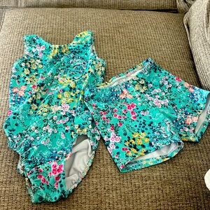 Near perfect leotard set. Size 7 with shorts.